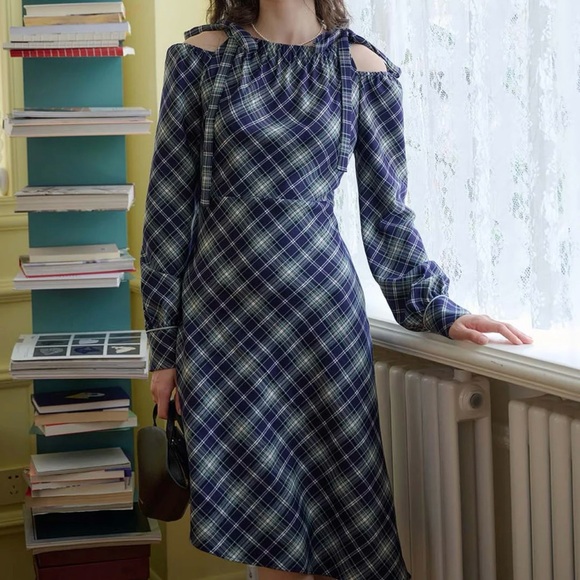 Simple Retro Dresses & Skirts - 💙Vintage Cold-Shoulder Navy Plaid Midi Dress with Long Sleeves Like New size S